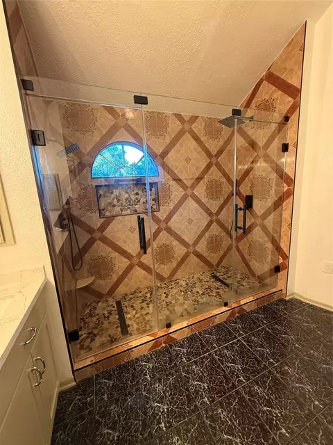 Bath - 5619 Roserock Ln, Spring, TX 77379 photo 1 of 6