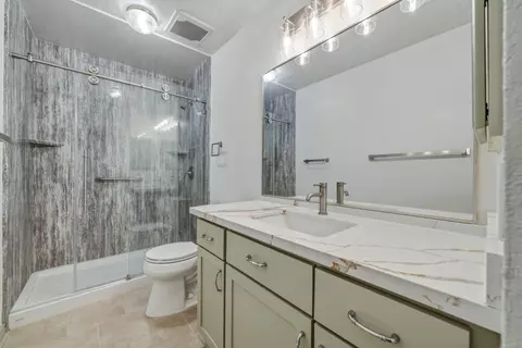 Bath - 5619 Roserock Ln, Spring, TX 77379 photo 4 of 6