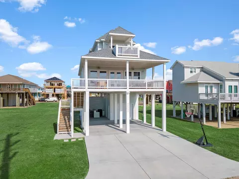 23004 Verano Dr, Galveston, TX 77554
