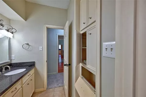 Bath - 6018 Spring Creek Ln, Spring, TX 77379 photo 2 of 6