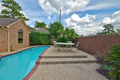 Exterior - 6018 Spring Creek Ln, Spring, TX 77379 photo 6 of 10