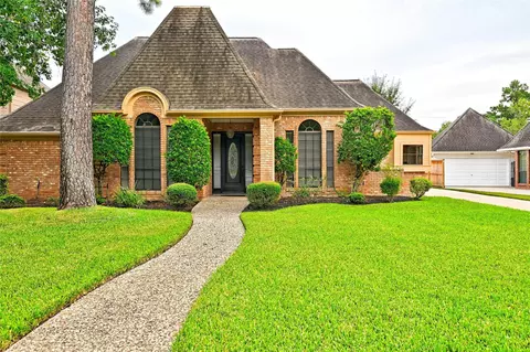 Exterior - 6018 Spring Creek Ln, Spring, TX 77379 photo 2 of 10