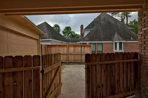 Exterior - 6018 Spring Creek Ln, Spring, TX 77379 photo 9 of 10