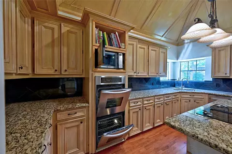 Kitchen - 6018 Spring Creek Ln, Spring, TX 77379 photo 3 of 7