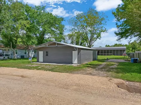 2225 Baratt Rd, Friendswood, TX 77546