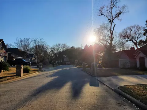 4832 Moonlight Dr, Willis, TX 77318 photo 9