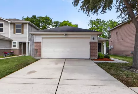 919 Staffordale Manor Ln, Houston, TX 77047