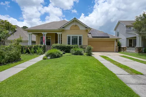 74 W Tapestry Park Cir, The Woodlands, TX 77381