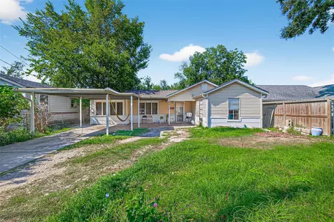 4417 Davenport St, Houston, TX 77051