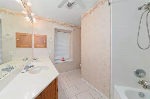Bath - 3315 Haydee Rd, Spring, TX 77388 photo 1 of 4