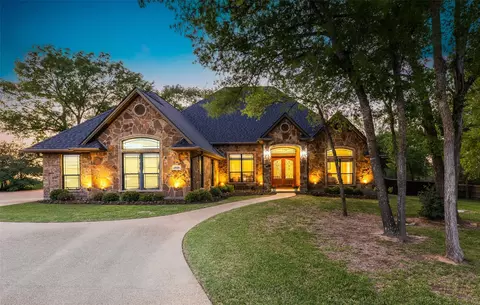 2005 Old May Ct, College Station, TX 77845