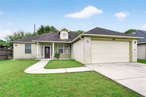 934 Genoa St, South Houston, TX 77587