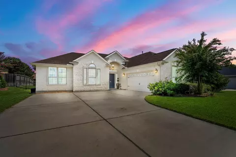 90 Victoria Dr W, Montgomery, TX 77356