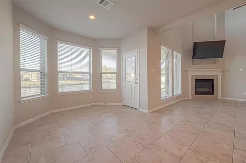 Living - 3795 Lake Bend Shore Dr, Spring, TX 77386 photo 3 of 4