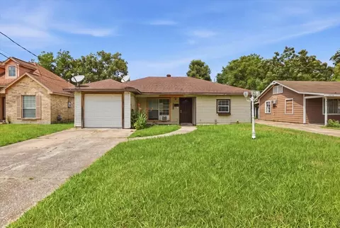2230 Toledo St, Beaumont, TX 77703