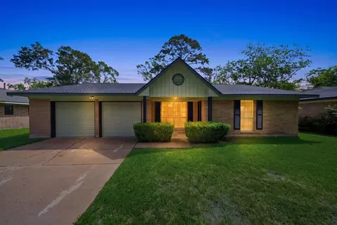 410 Vance St, League City, TX 77573