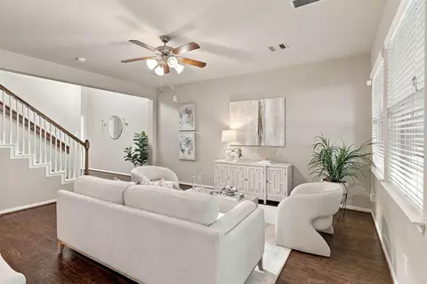 8323 Lamond Ln, Houston, TX 77095