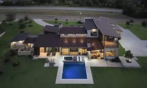 3320 Sycamore Trl, Bryan, TX 77807