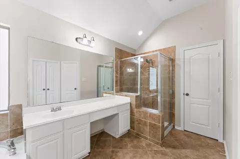 Bath - 1830 Katlyn Ln, Spring, TX 77386 photo 2 of 4