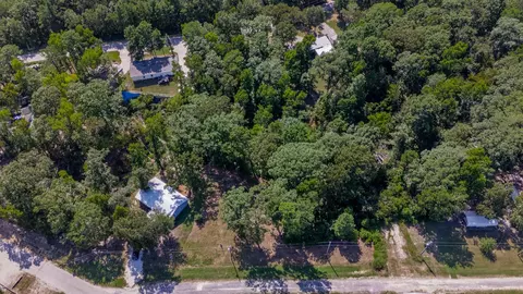 120 Paris Cir, Point Blank, TX 77364