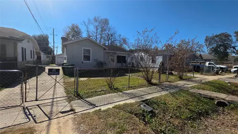 7730 Junior St, Houston, TX 77012