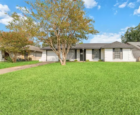 7706 Deadwood Dr, Houston, TX 77040