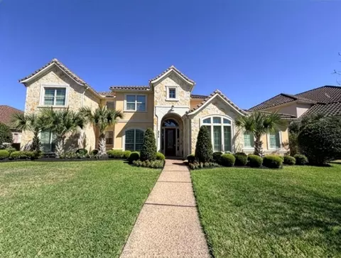 9507 Martha Springs Dr, Houston, TX 77070