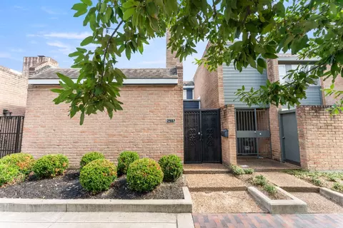 2907 Bissonnet St, West University Place, TX 77005