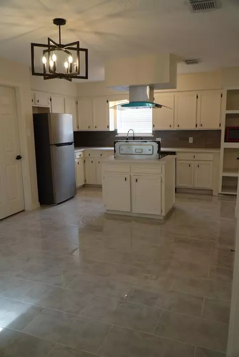 Kitchen - 22707 Cranberry Trl, Spring, TX 77373 photo 1 of 3