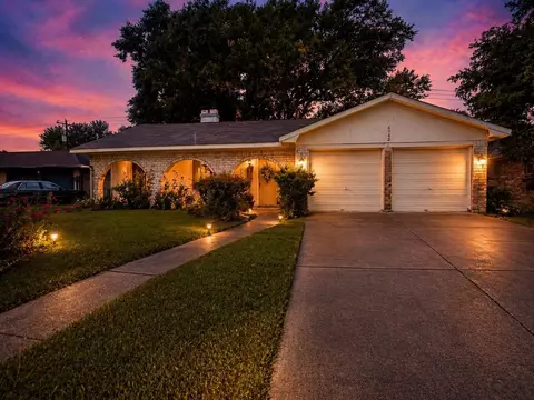 6742 Indian Lake Dr, Missouri City, TX 77489