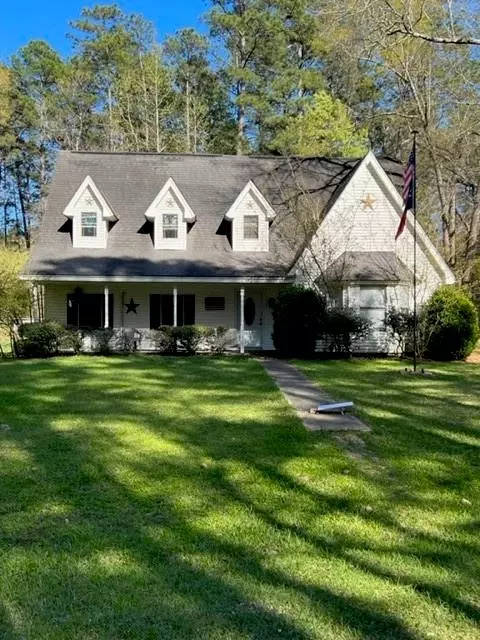 503 Nut Pines Dr, Village Mills, TX 77663