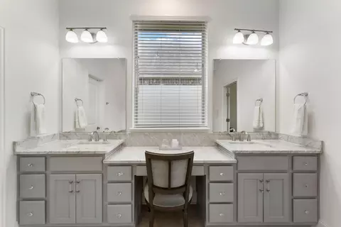 Bath - 1038 Bat Hawk Ct, Conroe, TX 77385 photo 2 of 4