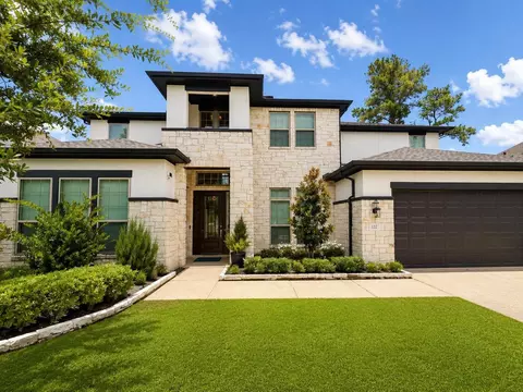 132 Thunder Valley Dr, Tomball, TX 77375
