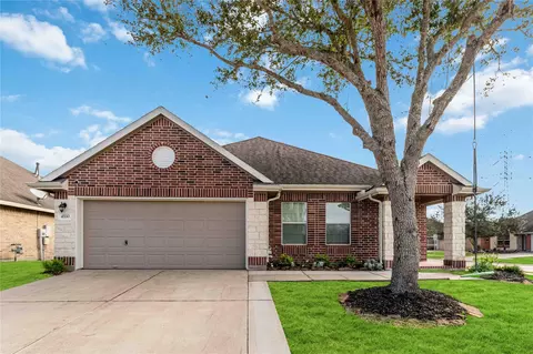4700 Lake Line Ct, Alvin, TX 77511