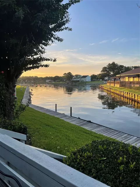 1 April Point Dr S, Montgomery, TX 77356