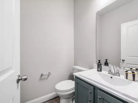 Bath - 7123 Poppyseed Trl, Spring, TX 77379 photo 1 of 5
