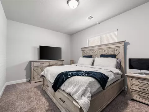 Bedroom - 7123 Poppyseed Trl, Spring, TX 77379 photo 2 of 5