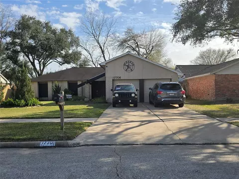 17706 Heritage Creek Dr, Webster, TX 77598