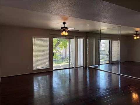 2822 S Bartell Dr #22, Houston, TX 77054