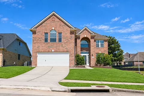 122 Marina Oaks Dr, Kemah, TX 77565