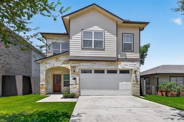 2211 Silverbonnet St, Houston, TX 77055