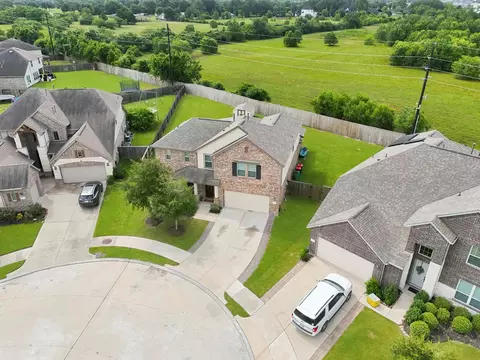 26103 Ridgelawn Dr, Richmond, TX 77406