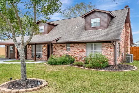 1203 S 2nd St, Ganado, TX 77962
