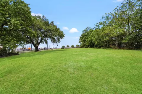 9400 Randolph St, Houston, TX 77061