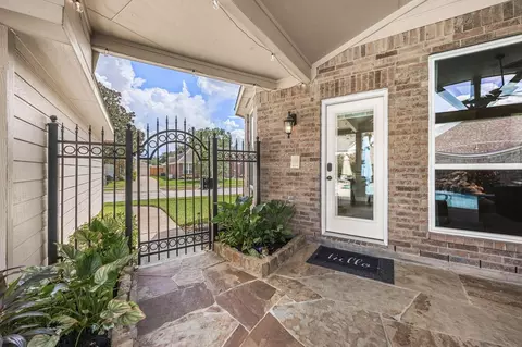 Exterior - 20606 Cypress Tree Ln, Spring, TX 77388 photo 6 of 6