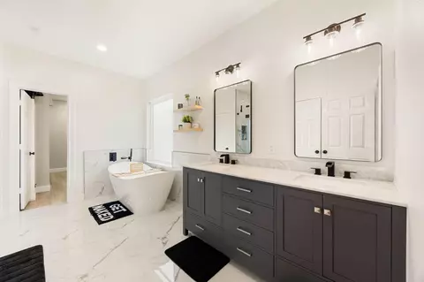 Bath - 20606 Cypress Tree Ln, Spring, TX 77388 photo 1 of 4