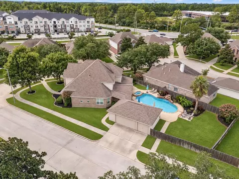 View/Area - 20606 Cypress Tree Ln, Spring, TX 77388 photo 4 of 5
