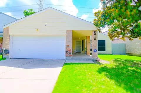 8615 Belle Park Dr, Houston, TX 77099