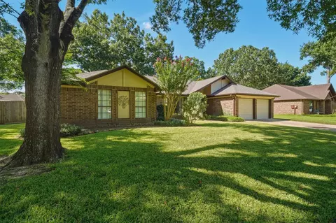 2917 Sugar Wood Dr, League City, TX 77573