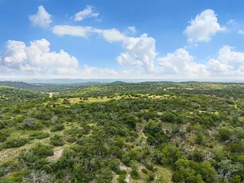 201 W Wind Rd, Comfort, TX 78013